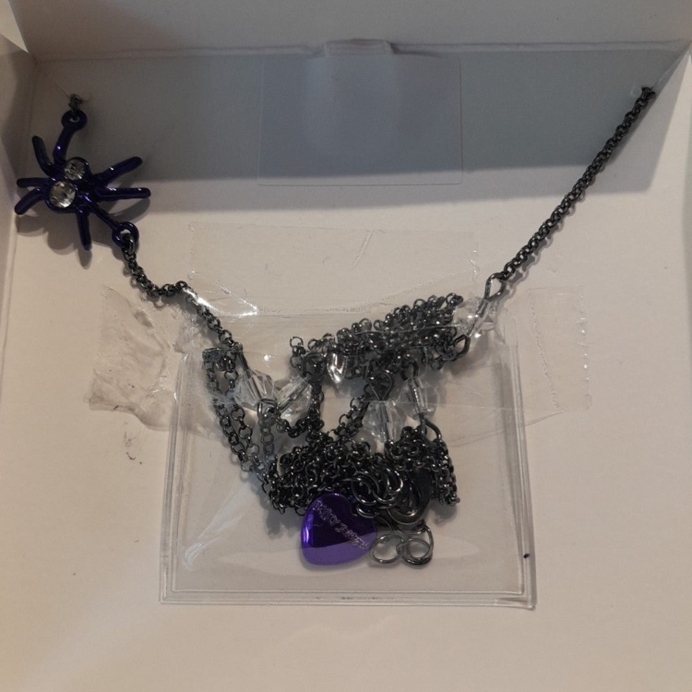BETSEY JOHNSON Halloween RARE Purple Crystal Spider & Matching Web Necklace NWT - Picture 3 of 7